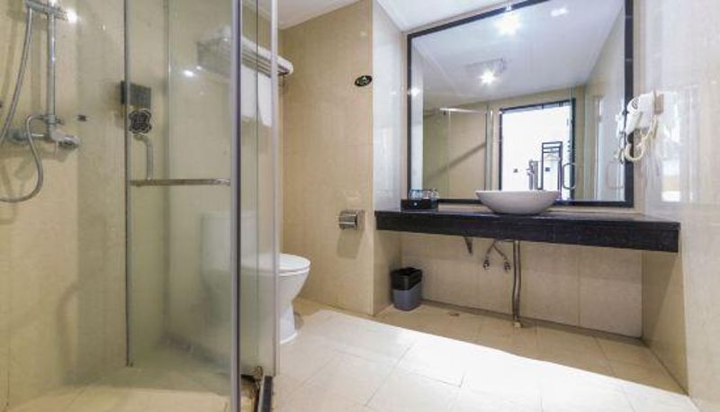 Kamer - Lanli Lily Hotel (Yangchun Central Plaza)
