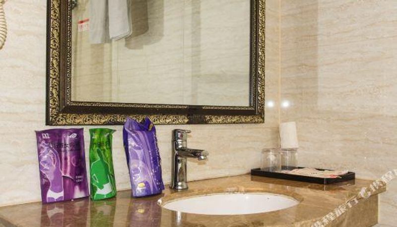 Innenbreich - Caizi Jiaren Hotel