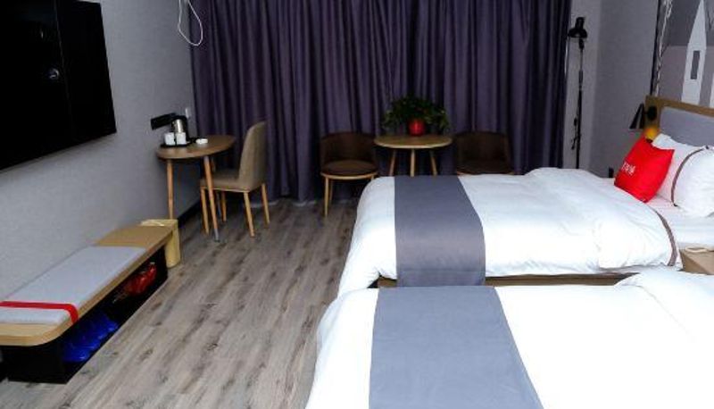 Camera - Thank You Hotel (Luohe International Building Materials City)