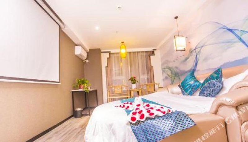 Camera - Baoli Shijia Boutique Hotel (Luohe Xushe Middle School Shop)
