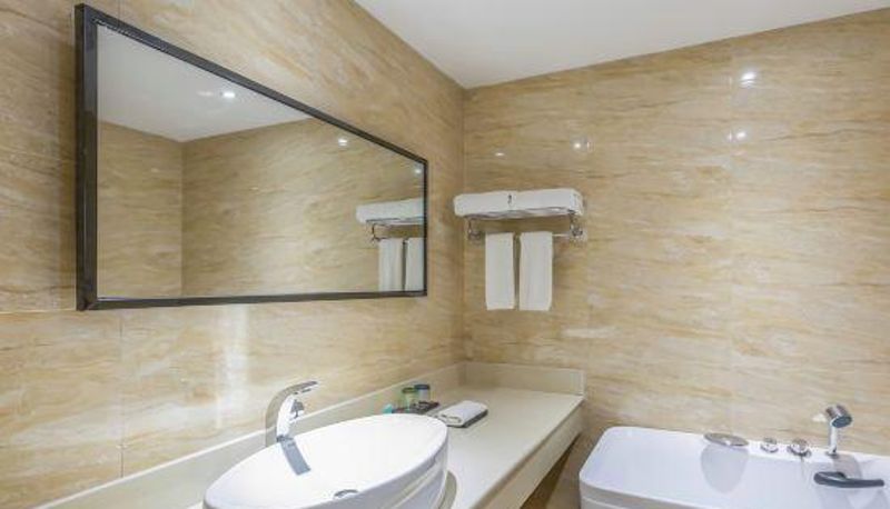 Camera - Golden Phoenix Hotel Luohe