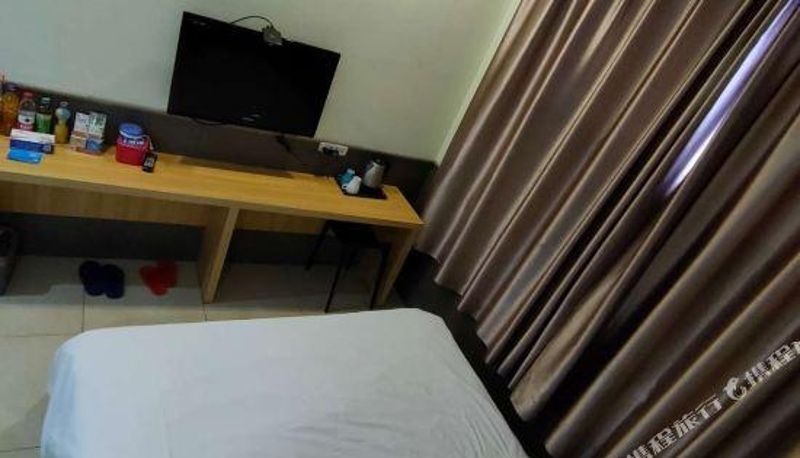 Camera - Yifeite Hotel (Luohe Vocational and Technical College Luohe Medical College)