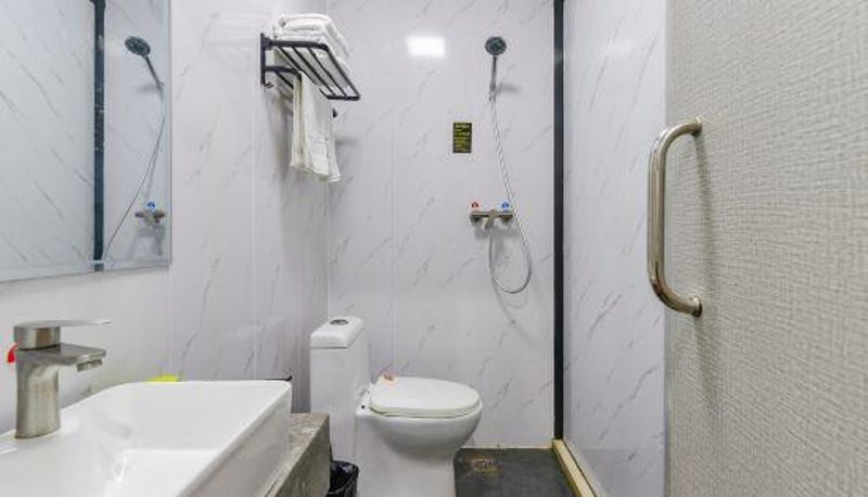 Camera business - Yifeite Hotel (Luohe Vocational and Technical College Luohe Medical College)