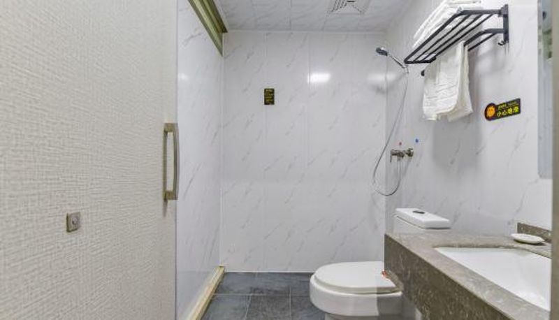 Camera - Yifeite Hotel (Luohe Vocational and Technical College Luohe Medical College)