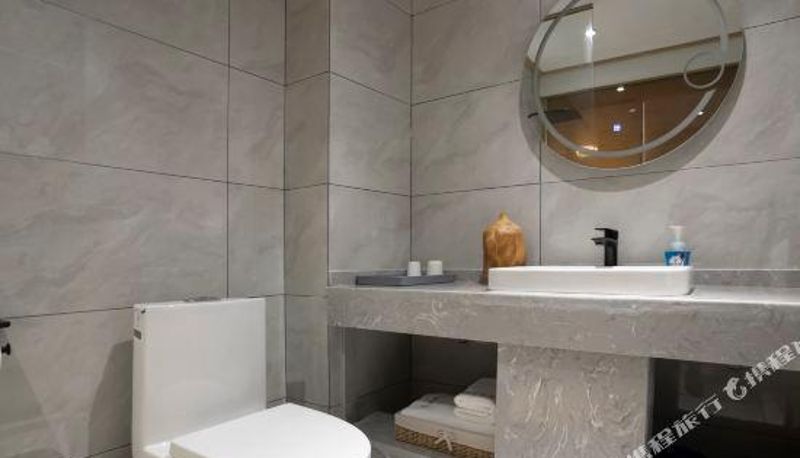 Kamer - Baoli Shijia Art Hotel (Luohe High-speed Railway West Station Branch)