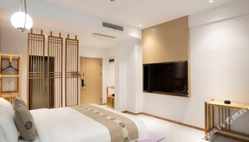 Kamer - Baoli Shijia Art Hotel (Luohe High-speed Railway West Station Branch)
