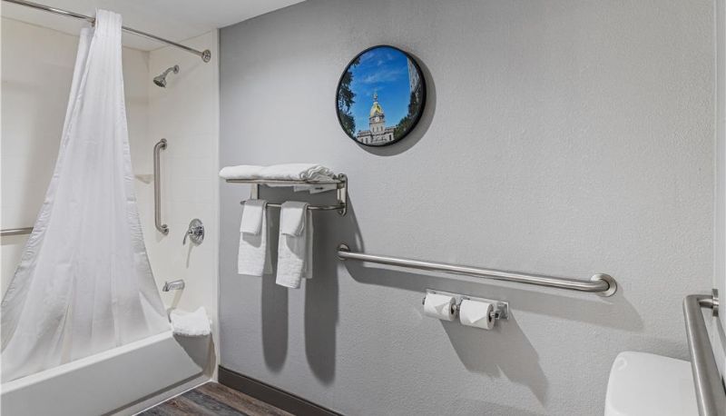 Room - Best Western Plus Savannah Gateway