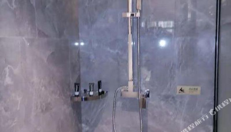 Camera - Yiwan Light Luxury Hotel