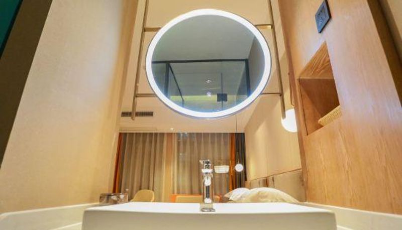 Camera - Yiwan Light Luxury Hotel