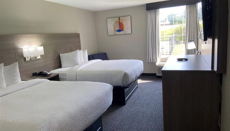 Zimmer - Days Inn & Suites by Wyndham Tahlequah