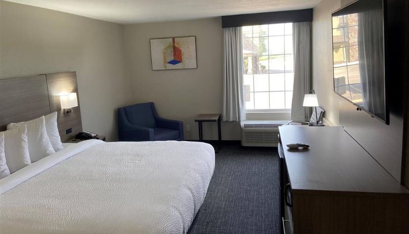 Zimmer - Days Inn & Suites by Wyndham Tahlequah