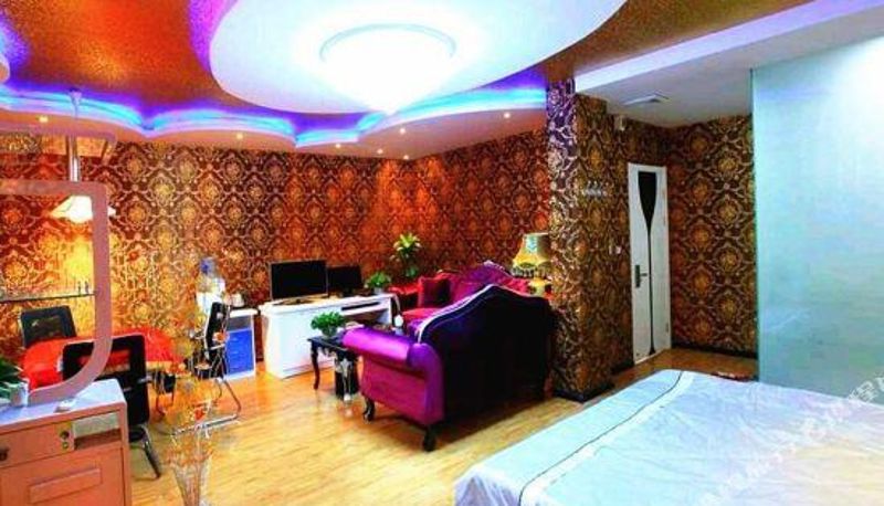 Innenbreich - Yiyu Fengqing Theme Hotel