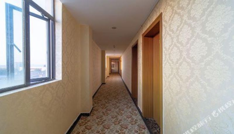 Widok wnętrza - Home Alliance Huayi Hotel (Yiyang high speed railway station store)