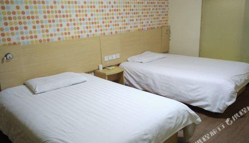 Zimmer - Eight Days Express Hotel (Yushu Yaodu North Avenue Branch)