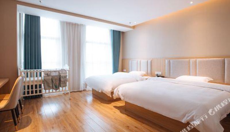 Kamer - Lisa Hotel (Duyun Wanda Plaza)