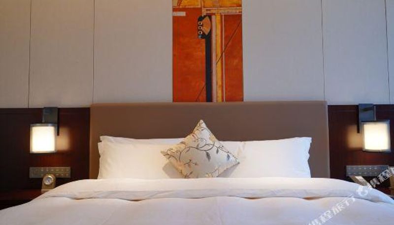 Camera business - Huatian Hotel