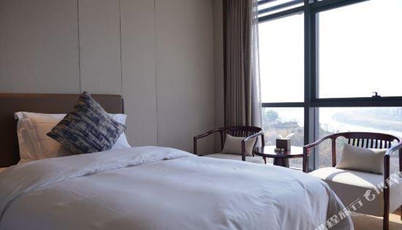 Camera business - Huatian Hotel