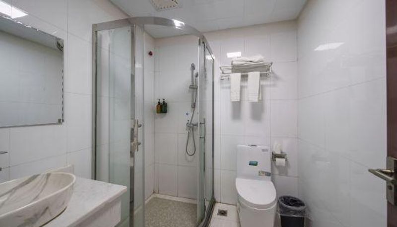 Room - Sunshine Hotel