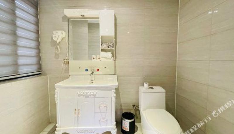 Zimmer - Leshang Hotel (Gongyi Shuben Road Anle Street)