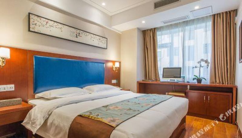 Camera - Floral Hotel · Xianning Hot Spring Valley