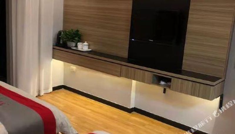 Camera business - Junyi Chain Hotel (Xianning Yintai Department Store Zhongbai Warehouse)