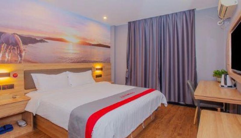 Camera - Junyi Chain Hotel (Xianning Yintai Department Store Zhongbai Warehouse)