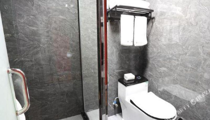 Camera - Pujiang Haomen Hotel
