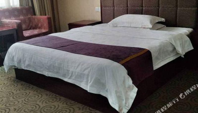Kamer - Tianyi Holiday Hotel