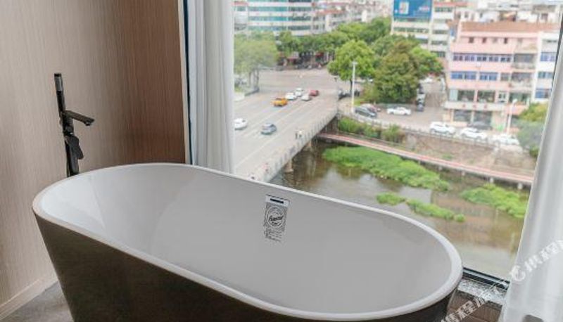 Zimmer mit Flussblick - Jinxuan Yiju Hotel
