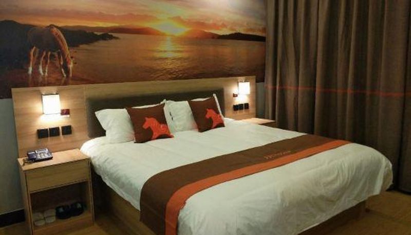 Habitación familiar - Tengzhou) (f Junyi chain hotel (Jinghe West Road