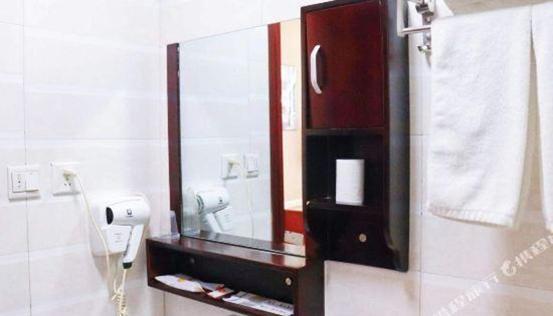 Zimmer - 7T Holiday Inn (Xinghua Road Branch)