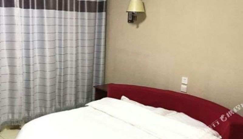 Zimmer - 7T Holiday Inn (Xinghua Road Branch)
