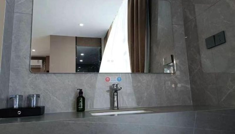 Camera - Henghui Hotel (Baihua Road Pedestrian Street)