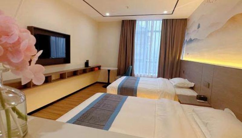 Camera - Henghui Hotel (Baihua Road Pedestrian Street)