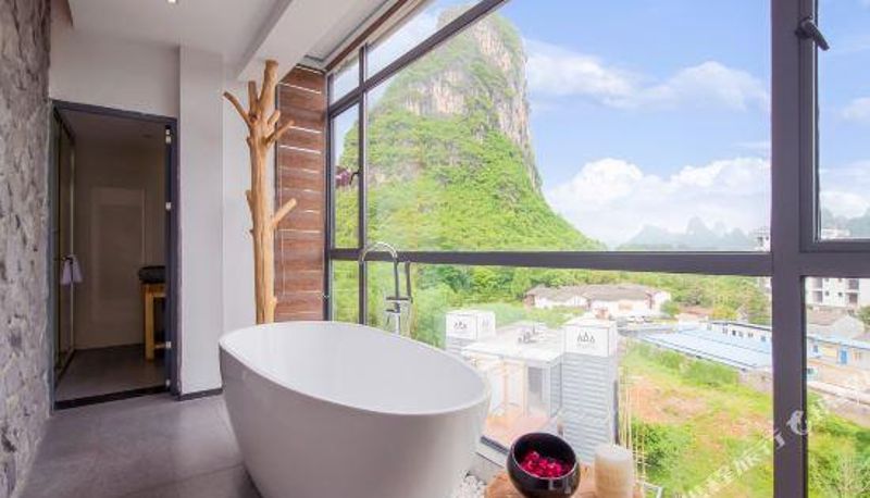 Camera - Yangshuo shulin listen to rain · Net red ranch hotel