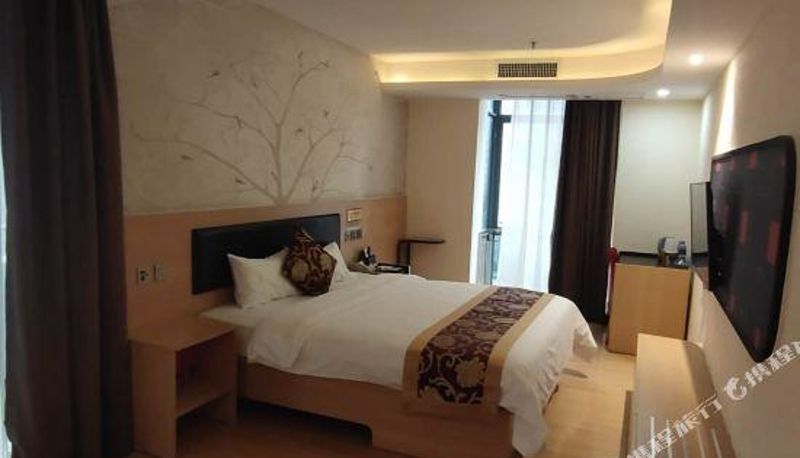 Room with balcony - ORIENTAL SCENERY HOTEL