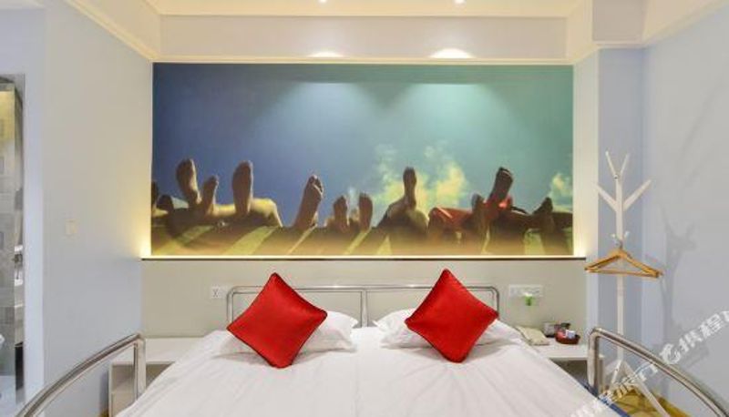 Kamer - Orange Theme Hotel