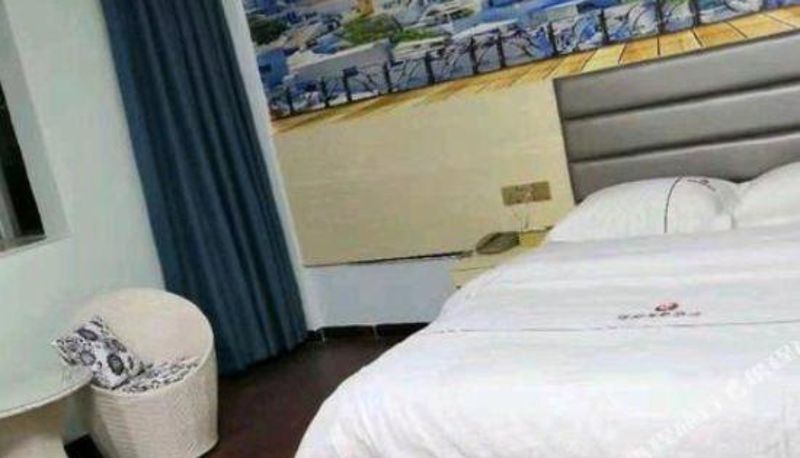 Camera - Heyuan Holiday Business Hotel
