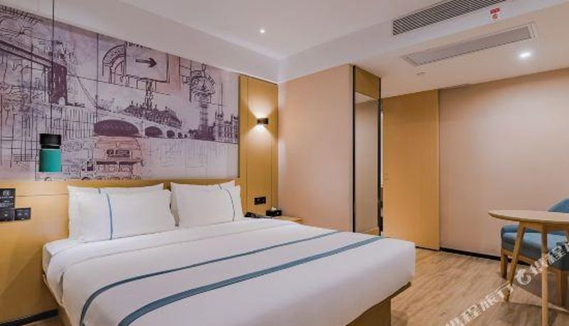 Camera - Heyuan Jianji Shopping Center) Convenient City Hotel (Wanda Store