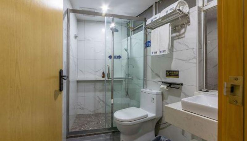 Camera - Leisure Travel Hotel
