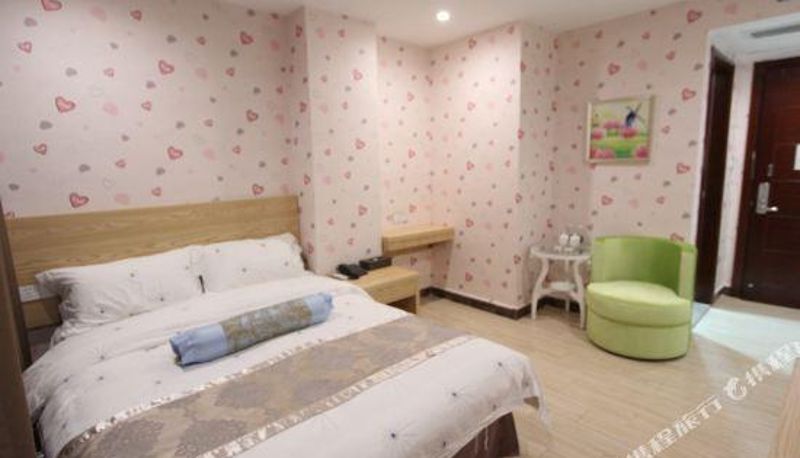 Zimmer - Junyue Hotel (Guiyuan Shifang)