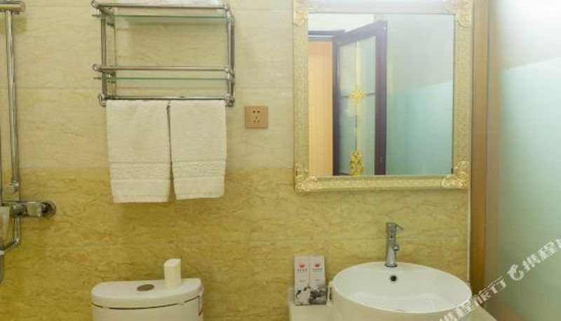 Camera - Home Huayi Hotel (Zhangye West High-speed Railway Station)