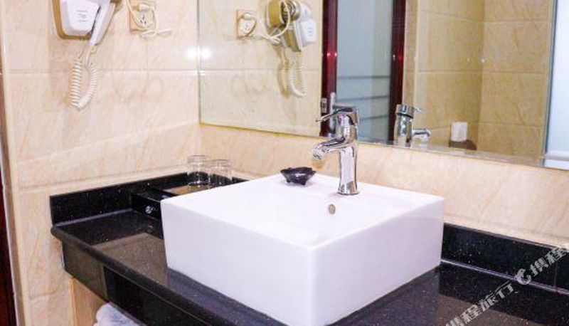 Camera - Zhang Ye  Bofei  hotel