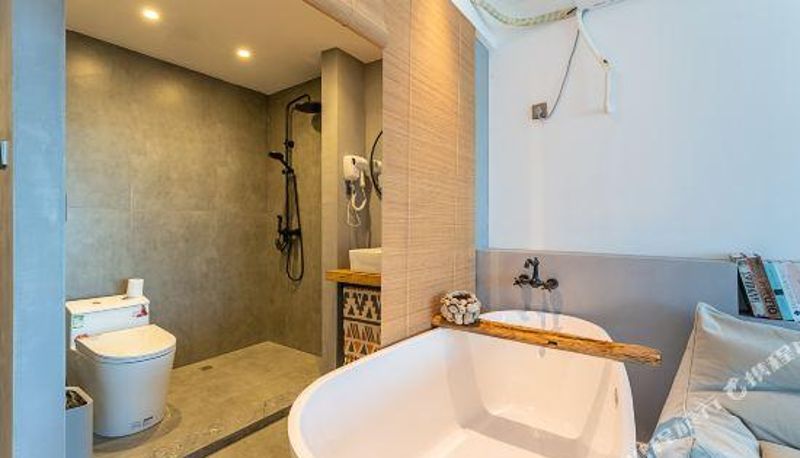 Zimmer mit Bergblick - Yunnan Jummer Cinema Hotel (Anji Hello Kitty Theme Park)
