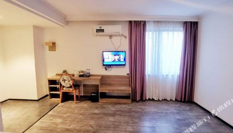 Camera - Aishan Theme Hotel