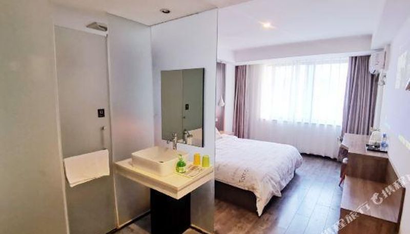 Camera - Aishan Theme Hotel