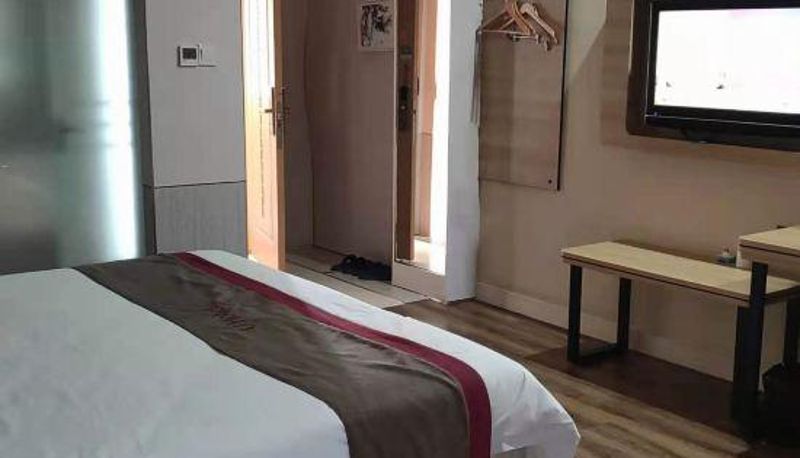 Camera - Zaozhuang) (formerly Xizhong Holiday Hotel)  Xuecheng District Thank U Hotel (Wanda Plaza