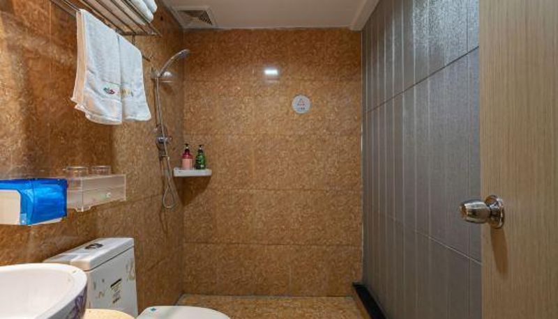 Zimmer - Little E Meizhi Hong Hotel (White Stone Store)