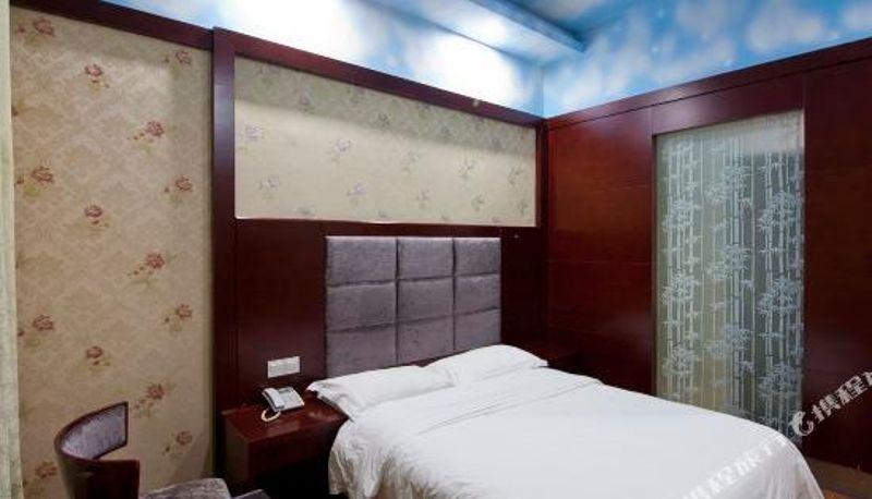 Vista interna - Little E Meizhi Hong Hotel (White Stone Store)