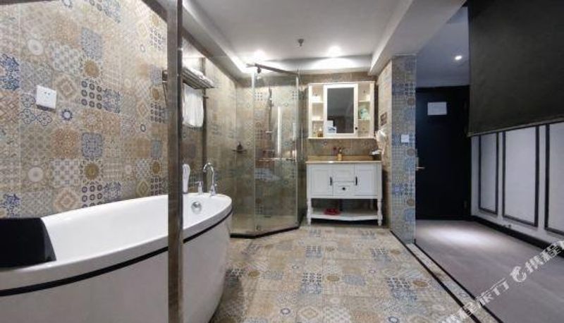 Camera - Bojing City Theme Hotel